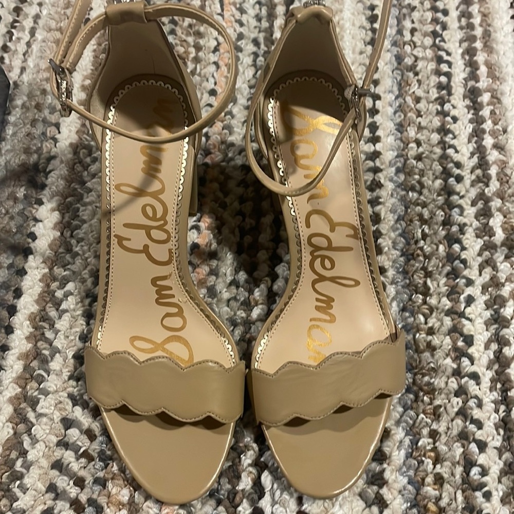 Odila Scalloped Ankle Strap Sandal. New in box. Size 9.